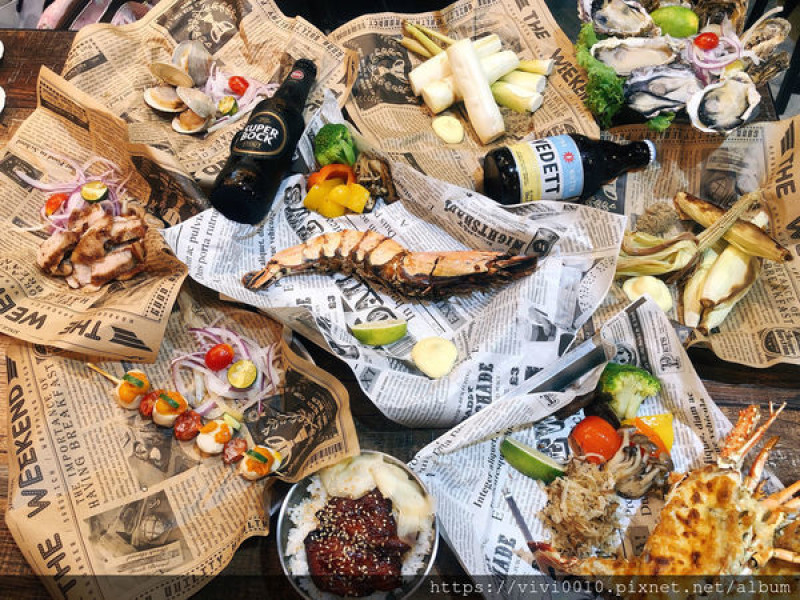 圓圓家愛吃貨-《板橋美食》下班後的小確幸，火夯seafood海鮮燒烤，浮誇系手臂蝦~~超誇張的燒烤料理