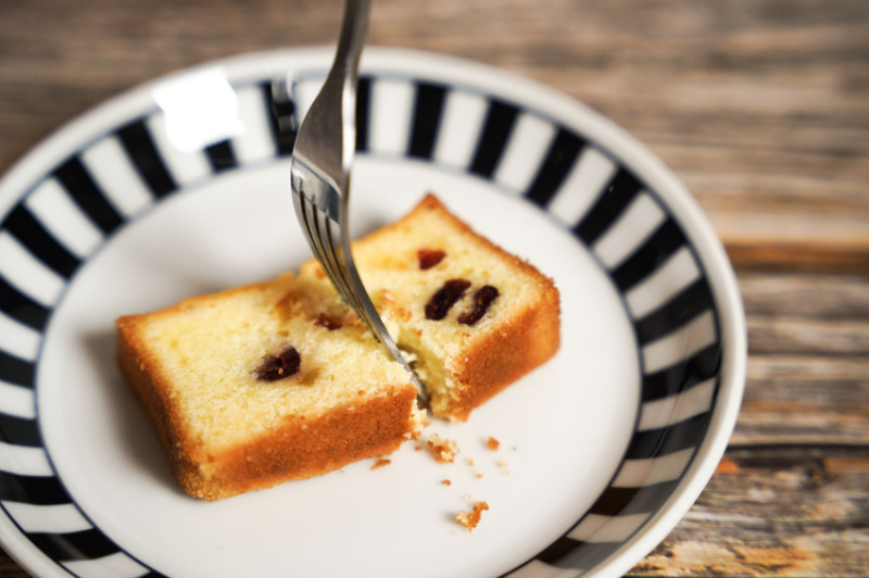 水母吃乳酪磅蛋糕．吃不膩的柚香莓果乳酪磅蛋糕．台中伴手禮推薦