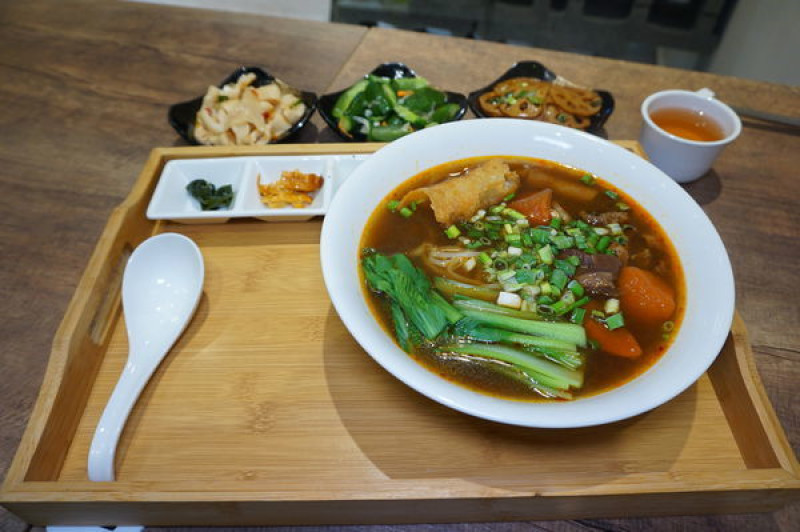 [台北美食] 曾蒙牛 職人麵舖-輕工業風x職人傳統美味/ 土城牛肉麵推薦/ 台北牛肉麵推薦/ 辣牛肉麵推薦/ 清燉牛肉麵推薦