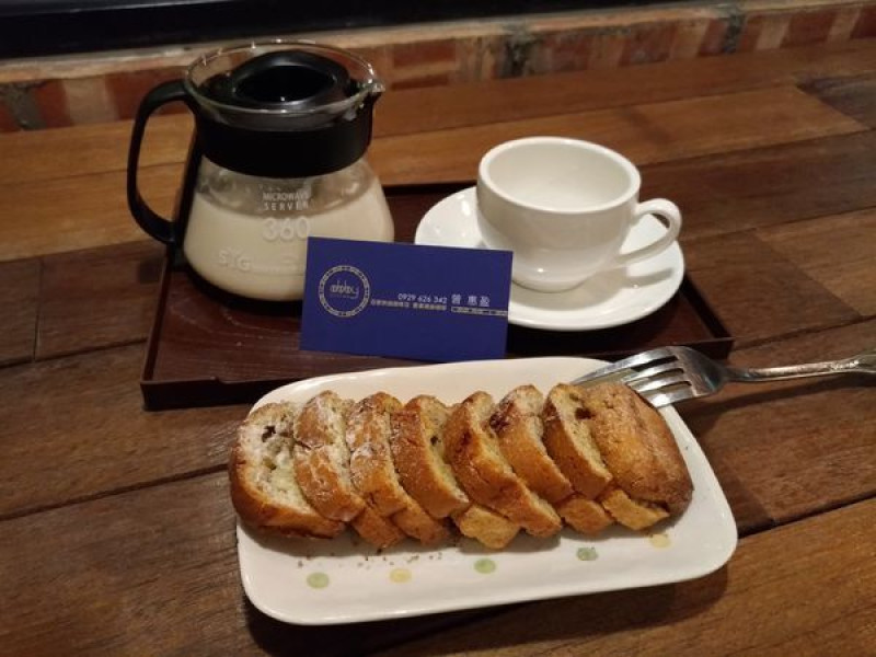 【台南美食】abby coffee｜孔廟商圈適合窩一整晚的溫馨深夜咖啡廳