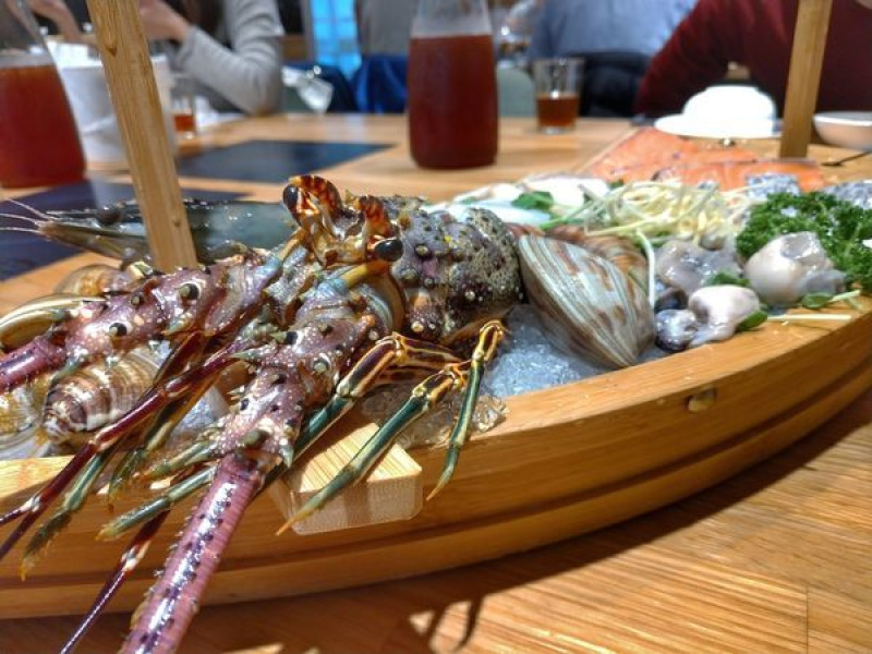【北捷｜忠孝復興美食】故意good eat海鮮鍋物｜宜蘭囡仔的堅持！豪華現撈海鮮船 / 東區火鍋推薦