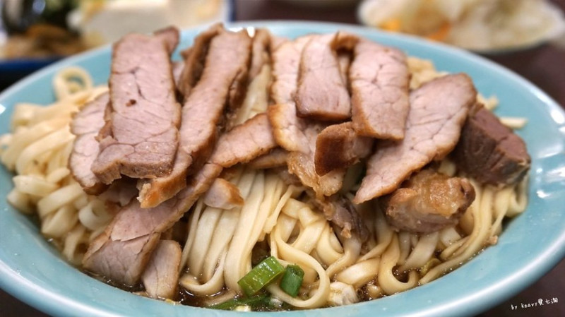 ★高雄鳥松美食★【懷鄉瓦舍風味外省麵】多樣小菜、滷味/平價樸實好味道/近澄清湖。