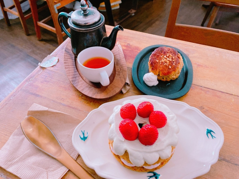 【新竹 甜點】Hidden off 寧靜巷弄的祕密花園，手繪菜單的溫度戚風蛋糕&早午餐推薦