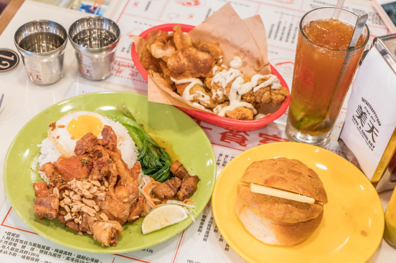 雙連站排隊美食｜美天餐室 Day Day Happy Food | 泰式茶餐廳 | 美味必點：無骨酸奶炸雞、菠蘿包、愛玉凍檸茶