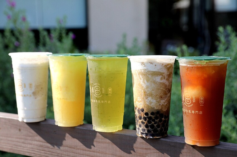 綠豆控喝起來！真材實料 採用崙背鮮乳 綿密滑順的綠豆沙牛奶 濃郁香醇超對味