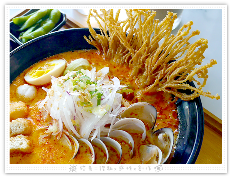 [嘉義食記] 叻沙屋-正宗馬來料理~從台南紅到嘉義！人氣爆棚的南洋美食！推薦紅叻沙湯麵、福建炒麵、沙嗲雞串！(嘉義店)