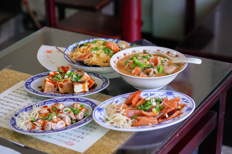 傳承第二代什錦麵 X魔王 桃園大溪 我吃的是一種小時候媽媽煮給我吃的古早味湯麵 近大溪老街 內文有店家資訊與菜單