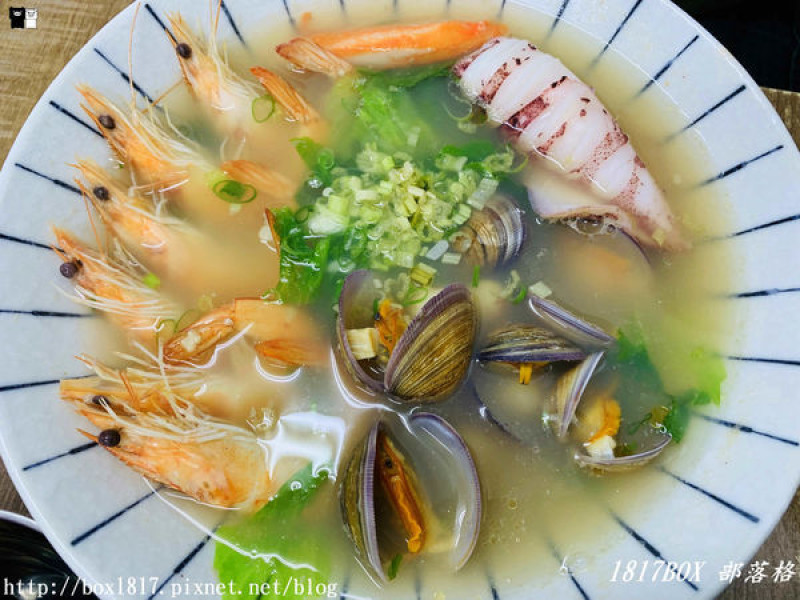 【彰化市】堅持每日現熬蔬果高湯 。中興海鮮粥品。中興海鮮粥