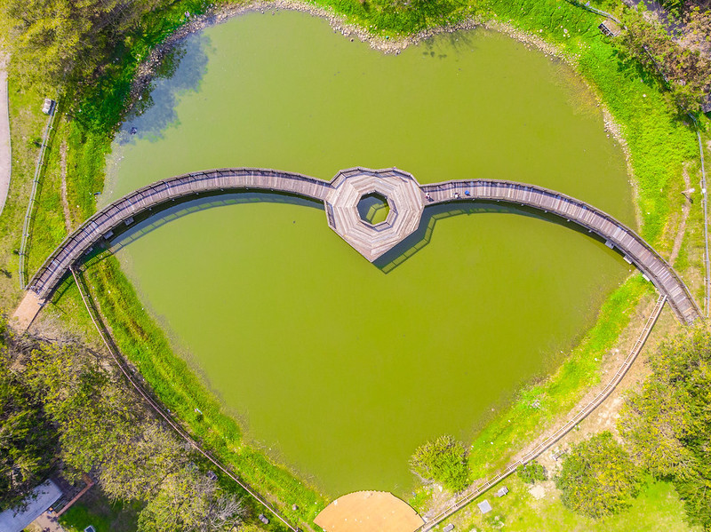 酸酸推薦!!!彰化彰化市景點 | 彰化景觀公園.彰化之心.彰化雙心池塘.彰化IG打卡熱點.親子景點.台灣空拍景點