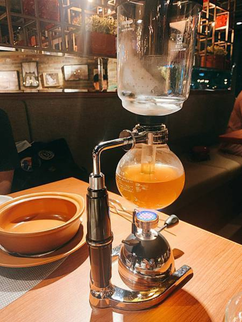 【綻1852牛排】中山站牛排館/燈光美環境佳/台北牛排餐廳