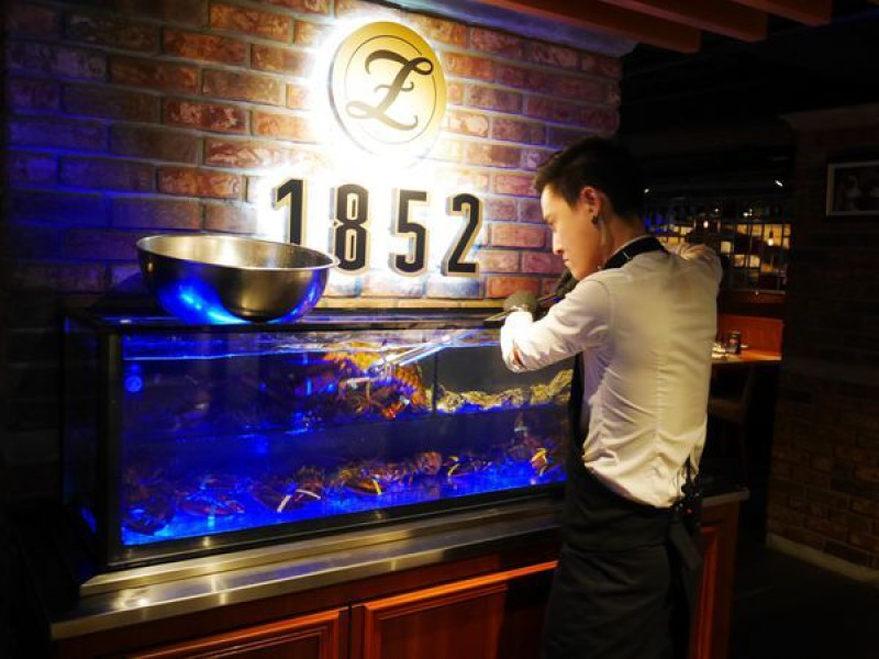 【台北/美食】必吃牛排、活龍蝦餐廳！台式與西式結合超特別！網友一致好評！綻1852_牛排館