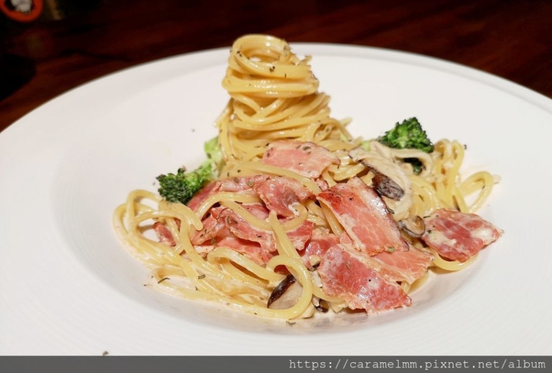 【苗栗竹南】貓頭鷹簡餐咖啡 美式、義式、台式 異國料理 工業風裝潢 無限時 竹南早午餐 竹南下午茶 竹南聚餐 推薦 附菜單