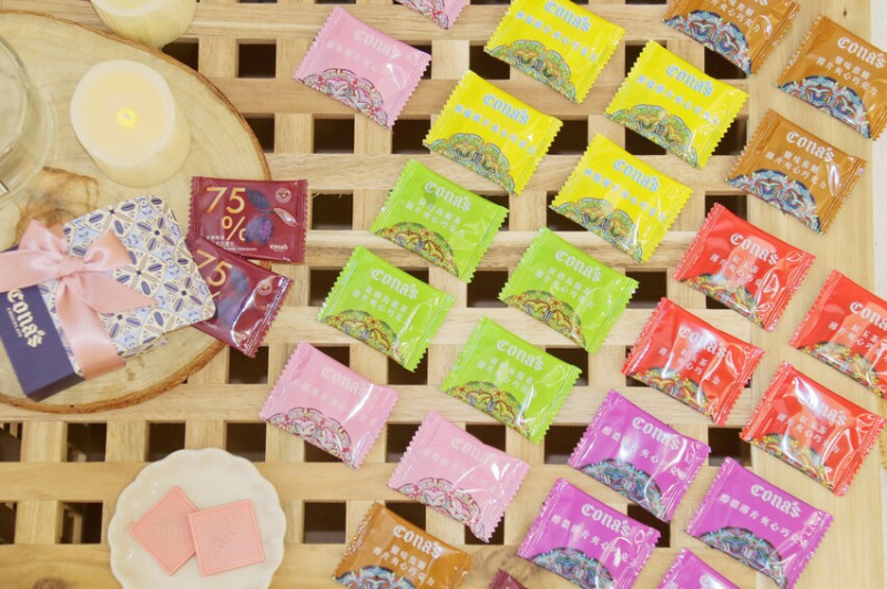 Conas 妮娜巧克力 | 宅配甜點推薦！超薄夾心爆漿巧克力！6種風味一次收藏
