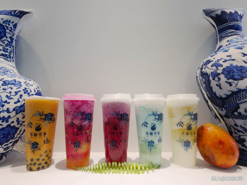 台中。一中商圈│獨創中國風飲料店「青釉茶事」引領網美新風潮，飲料也可以很時尚 - 黑皮的旅遊筆記