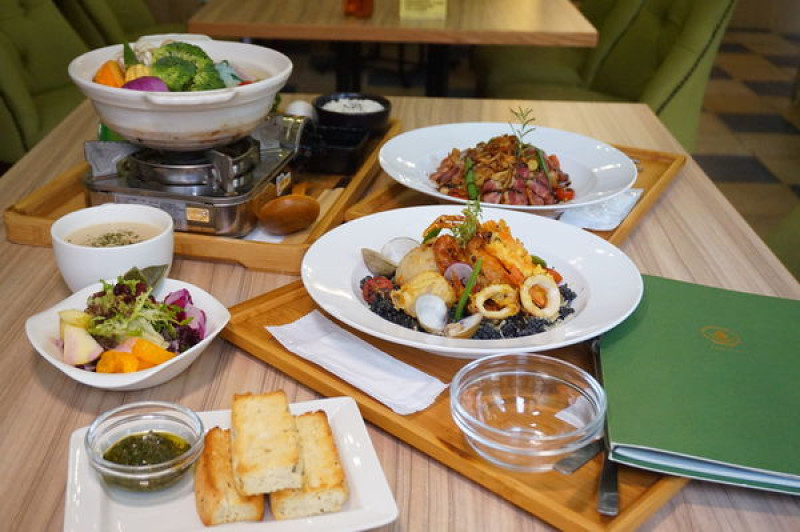 [高雄美食] 常堤複合式餐廳-浪漫鄉村風x異國風情複合餐點/ 高雄聚餐推薦/ 高雄約會餐廳推薦