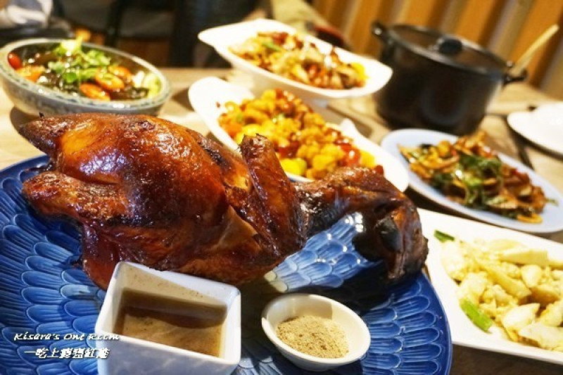 台北東區烤雞．皮脆肉嫩，讓人成癮的好滋味──一吃上癮甕缸雞