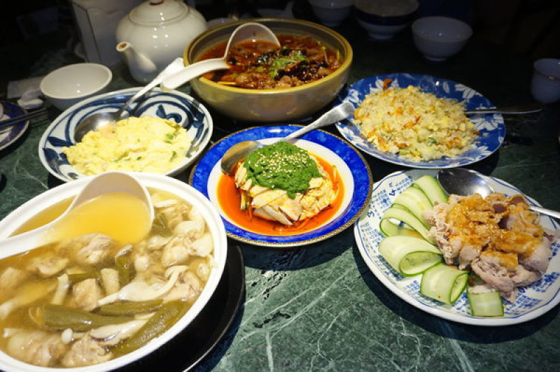 [高雄美食] 富貴村 家常料理-古早風味懷舊呈現/ 高雄草衙道/ 聚餐請客餐廳/ 高雄桌菜餐廳/ 高雄聚餐餐廳