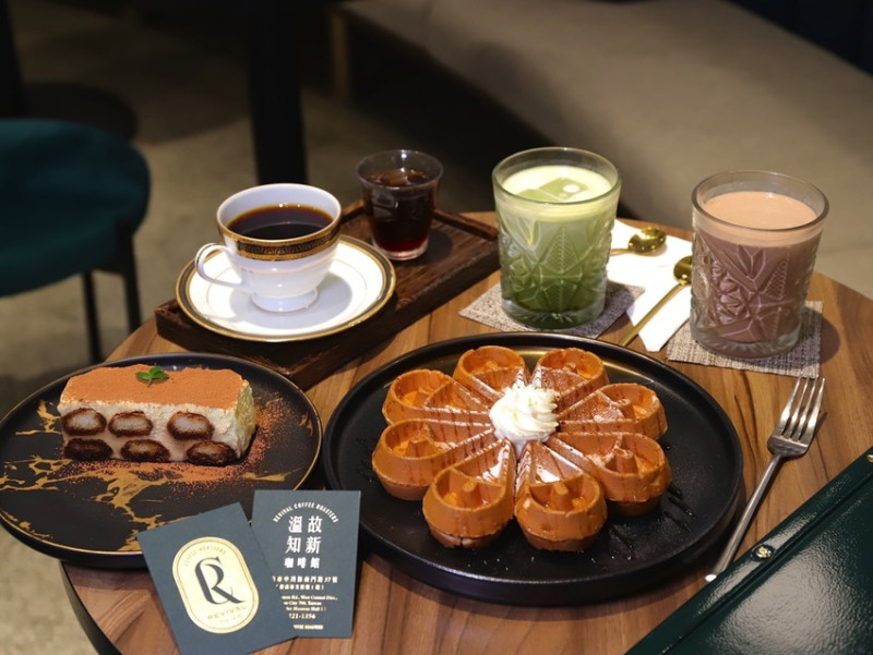 溫故知新咖啡館Revival Coffee Roasters：在台南百年古蹟內享受美味的午茶食光｜隱身於名模林志玲舉辦婚禮的台南美術館一館內網美打卡咖啡廳 - 進食的巨鼠