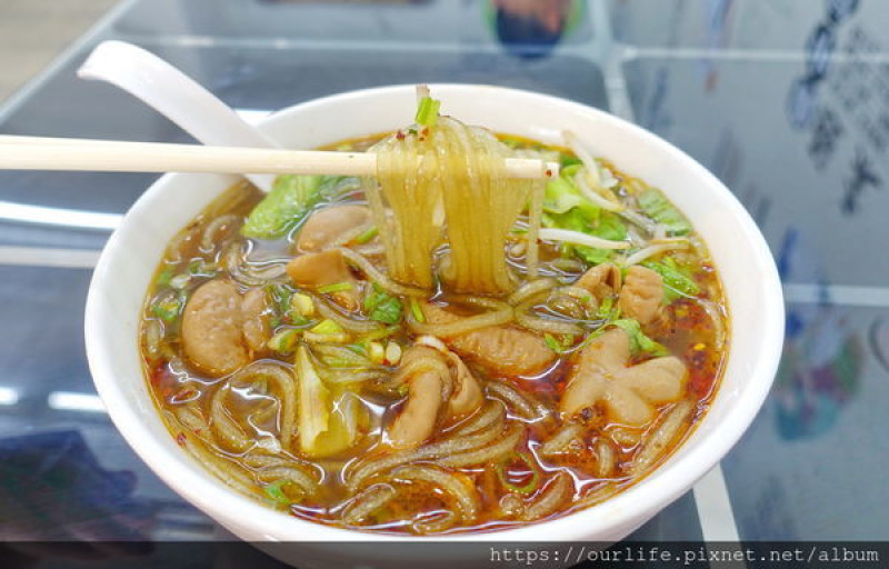 台中．骨溜順滑香酸麻的酸辣肥腸粉@川麵道川味烤魚