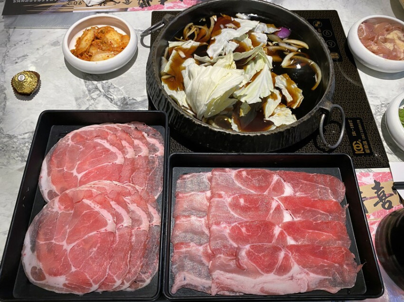 【台中 壽喜燒】壽喜燒一丁國安店，壽喜燒吃到飽還有豐富的自助吧出乎意外