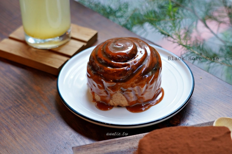 【台北】黑洞珈琲 細緻濃郁大人的提拉米蘇 誘人美式肉桂捲 公館巷弄咖啡廳推薦