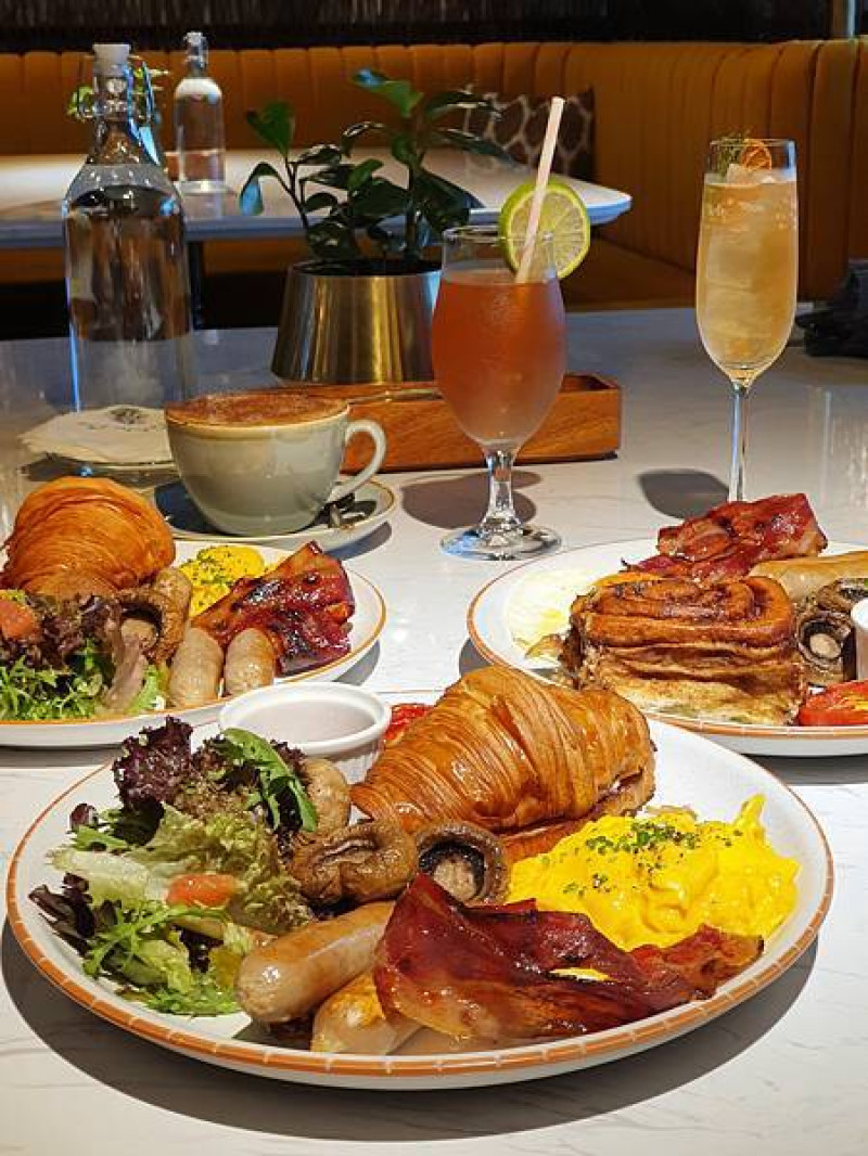 (胖樺食記)捷運東門超推薦咖啡廳” A Fabules Day二樓”/完整菜單/早午餐餐酒館下午茶台虎精釀/兩百元調酒/永康街熱帶風情約會聚餐首選