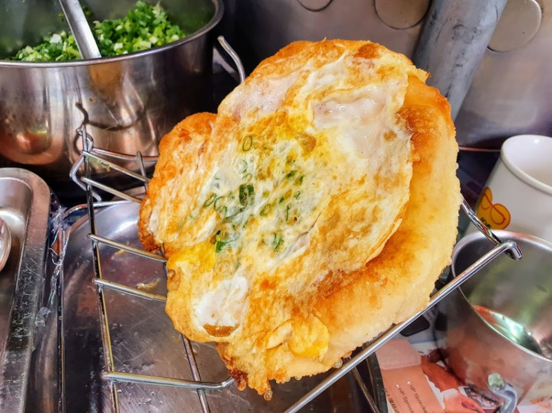 [食]宜蘭 金黃酥脆 平價實惠 口齒留香的好滋味 湯圍溝老媽蔥油餅