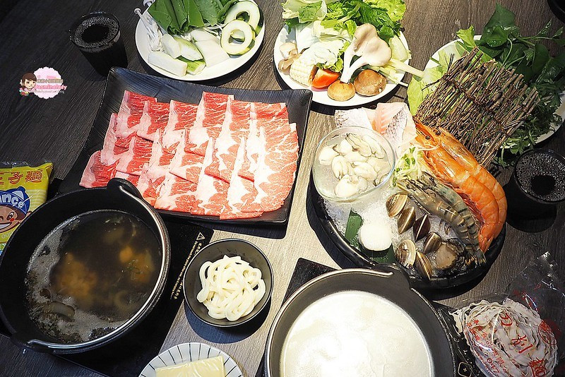 【高雄│夢時代美食】千荷田蔬食百匯涮涮鍋-高雄統一時代店│台灣南部首店新開幕！蔬食自助吧＄328吃到飽