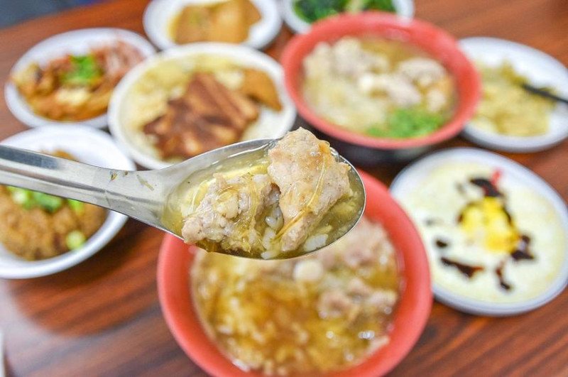 📍古早味肉羹-王爺魚翅肉羹，是傳統古早味的好味道