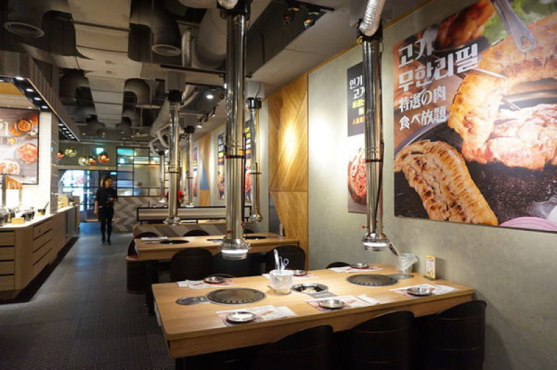 [高雄美食] 虎樂 草衙道日韓海陸燒烤吃到飽新登場/ 高雄烤肉吃到飽推薦/ 聚餐推薦/ 吃到飽火鍋