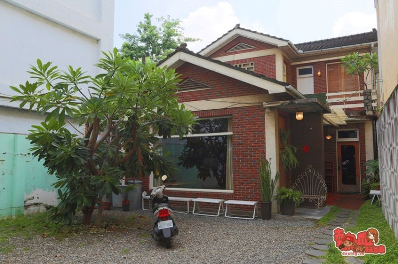【台南住宿】台南美式獨棟小洋房，帶你走進70年的美好時光：台南小洋房民宿 - 熱血玩台南。跳躍新世界