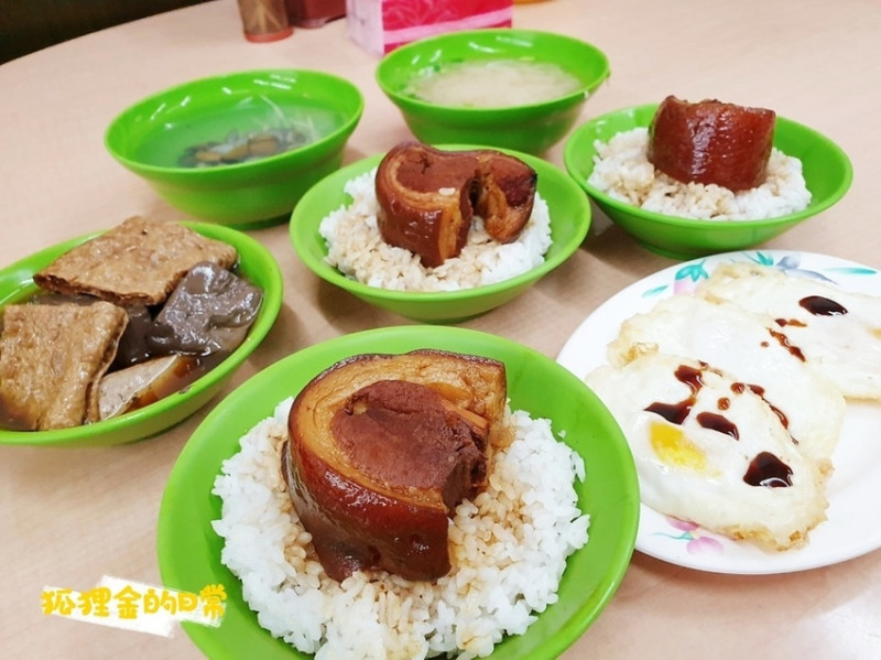 台中南屯 │ 二林老豬哥爌肉飯 夜間限定傳統老味道 內行的都吃這家 油亮爌肉肥而不膩
