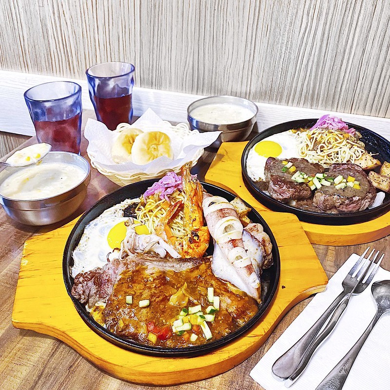 { 士東市場 } 不只平價美味度還極高🌟 穿巷牛排 🥩100元就有雙倍肉🈵 180元就變海陸餐🌊當月壽星還有優惠哦!!!