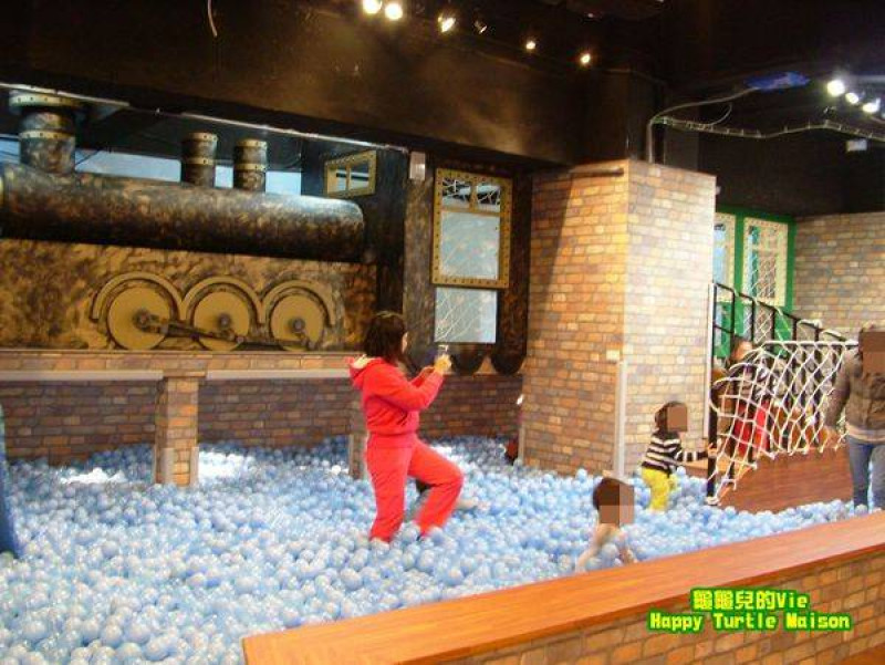 ∥龜龜寫日記∥北市 大安 ~Mr. Tree Station 大樹站 學齡前親子餐廳~ 英倫風 規劃細心的親子空間