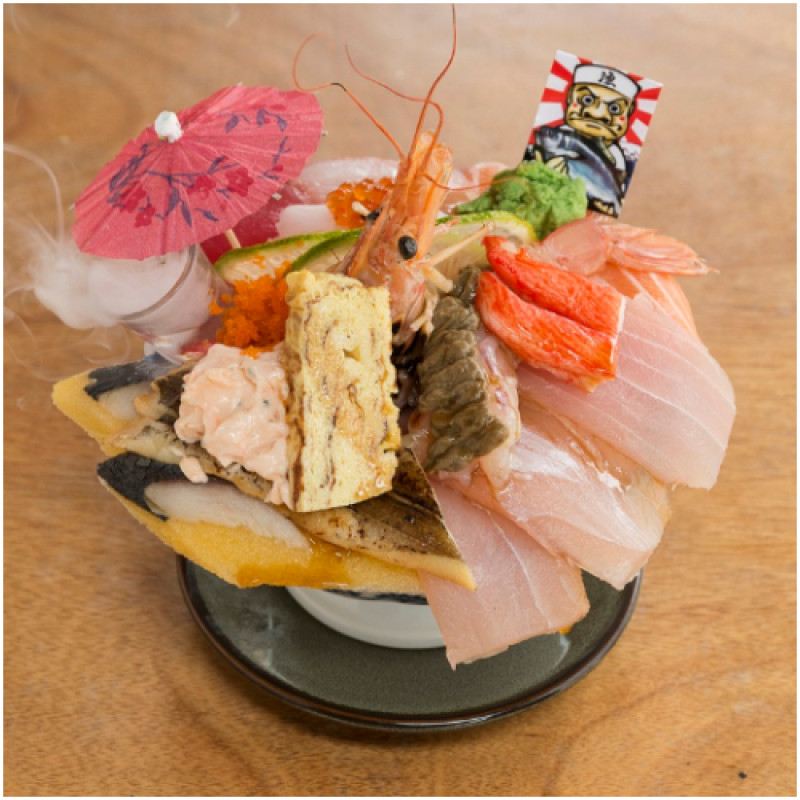 IG必拍浮誇系美食！3家超霸氣台中美食，浮誇丼飯、奢華海鮮粥、燒肉蛋炒飯，視覺滿分，吃完更是讓人大呼過癮。