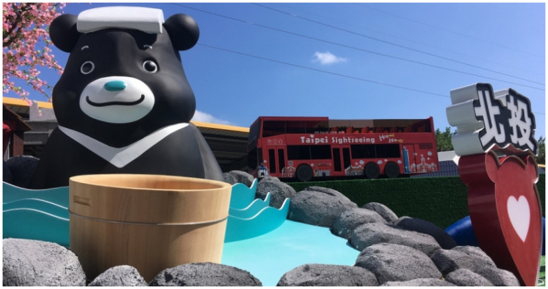 雙十國慶花車遊行來了！「10X10玩台北-國慶花車嘉年華會」10/10登場，連續11天熊讚將引領23輛花車展開遊行，快來跟熊讚花車合照拿熊讚花車紀念磁鐵。