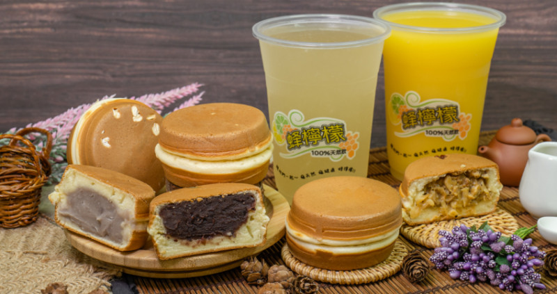 東區神級紅豆餅吃過沒？飄香超過20年、從少女時代吃到變人妻的「國民小吃」，經典美味、佛心銅板價始終不變！