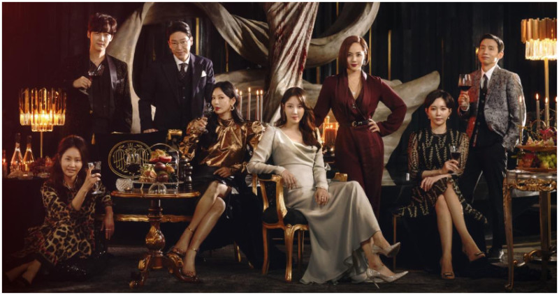 世紀狗血劇《Penthouse頂樓》韓國收視率狂飆，為什麼韓國人會邊罵邊看？繼《Sky Castle天空之城》、《皇后的品格》後，《Penthouse頂樓》的5大重點讓你快速進入赫拉皇宮的上流世界。