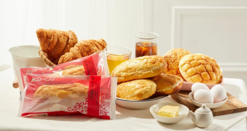 超享受！麵包控不要錯過！金黃蛋香菠蘿皮X紐西蘭進口奶油X究極湯種工藝，統一麵包新品「鹽奶油菠蘿堡」，給你鹹甜交織多層次的新食感。