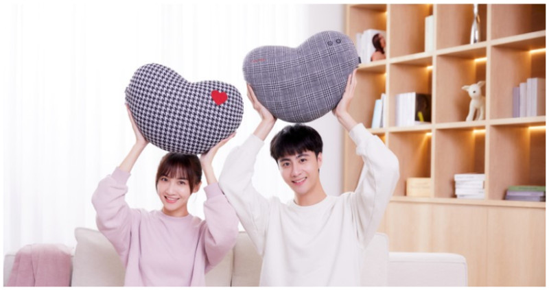 年末送禮首選 ，OSIM愛心暖摩枕，會按摩的抱枕，傳遞幸福療癒。