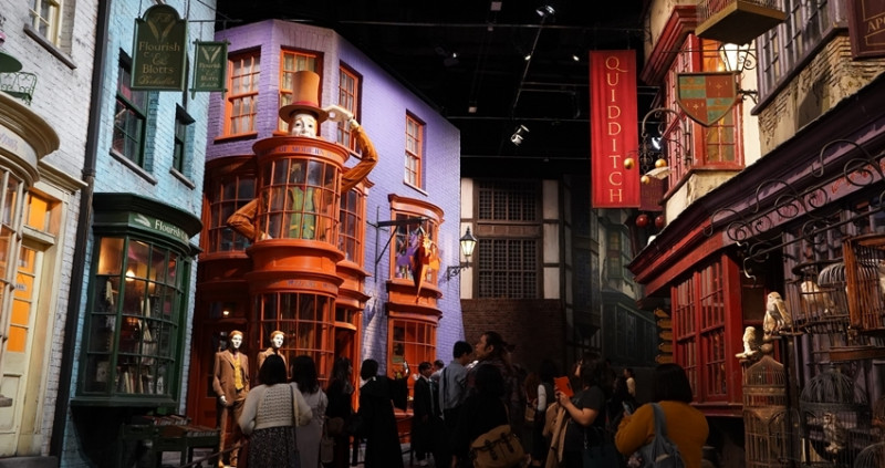 麻瓜一定要去！全球最大的魔法世界「東京哈利波特影城」，彷彿置身哈利波特電影場景，哈利波特限定周邊商品等你買爆。