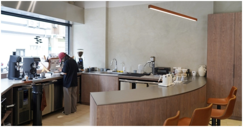 台中日式咖啡廳加1！Coffee steady cheers新品牌「HAIKEI拝啓珈琲」，布丁必吃。