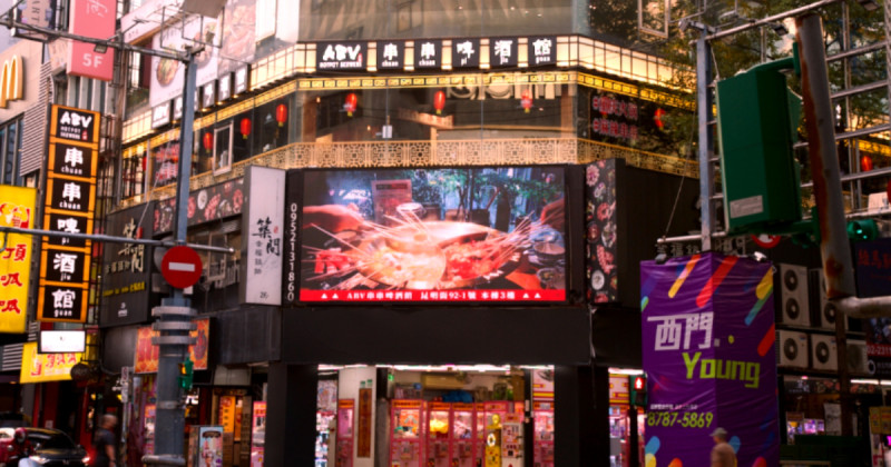 ABV串串啤酒館結合川味麻辣與精釀啤酒，復刻重慶菜與串串鍋，挑戰味蕾極限。