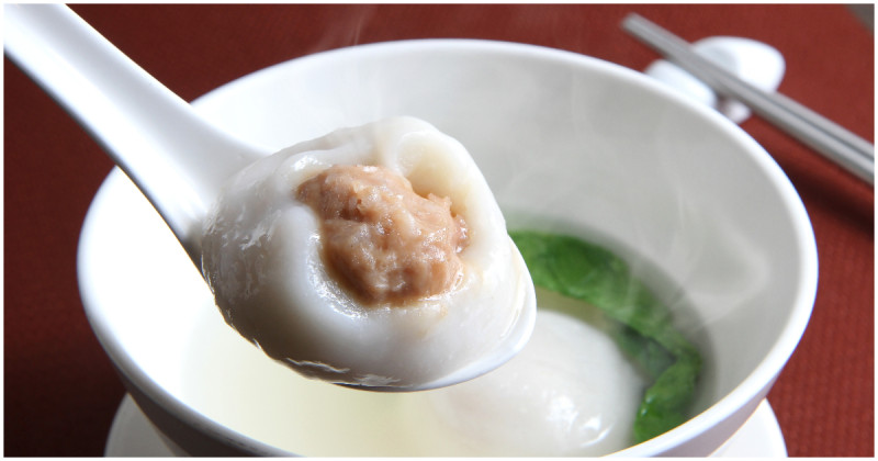 元宵湯圓推薦！國賓手工炸元宵VS點水樓手搖元宵，經典口味一次品嚐。