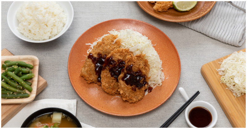 吉豚屋買一送一！豬排買一送一加碼牙刷直髮夾生活組合優惠，通膨來也不怕。