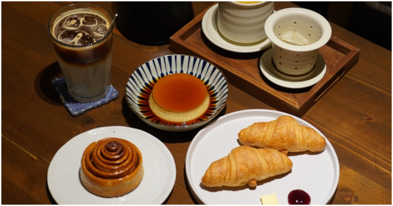 高雄新興區咖啡廳推薦！咖啡足矣 零負評老宅咖啡館，肉桂捲必吃。