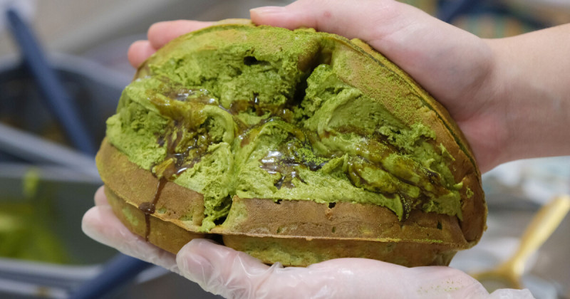 台北東區甜點新開店！白狐院爆餡華夫餅插旗，辻利抹茶 焙茶聯名要衝。