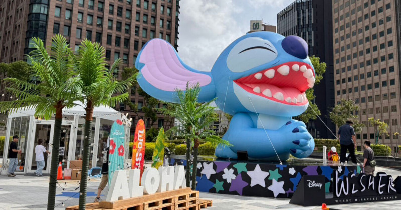 7米史迪奇免費拍！URDU WISHER快閃信義區，史迪奇 米奇萌翻。