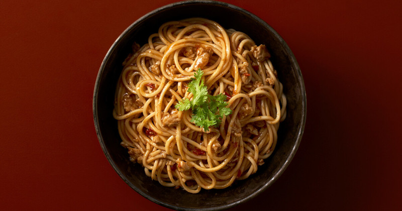 HōSSET虎勢豬肉乾拌麵！豬肉乾拌雙口味限時9折再推SUSURU聯名餐。