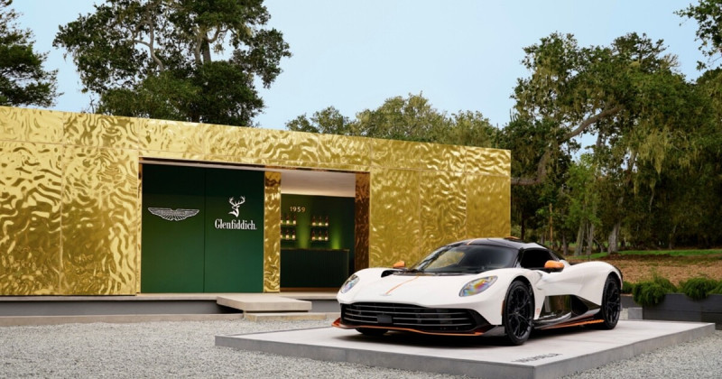 格蘭菲迪聯手Aston Martin揭曉世紀合作！全球限量50瓶1976紀念版威士忌，Monterey Car Week見證超跑與醇釀交織的極致奢華工藝。